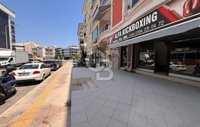 GAZİEMİRDE BELEDİYE ARKASINDA CADDEYE 7 M CEPHELİ SATILIK DÜKKAN