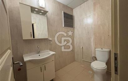 GAZİEMİRDE BELEDİYE ARKASINDA CADDEYE 7 M CEPHELİ SATILIK DÜKKAN