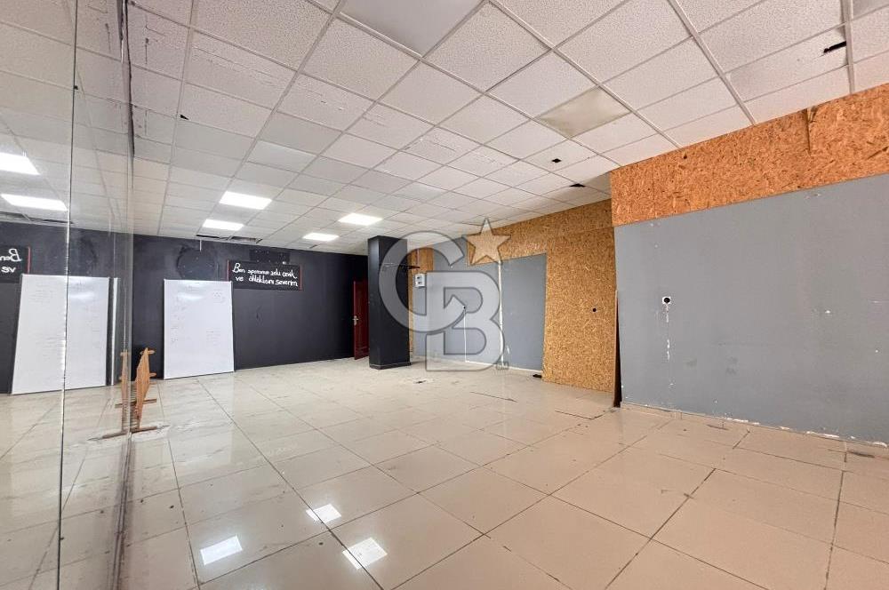 GAZİEMİRDE BELEDİYE ARKASINDA CADDEYE 7 M CEPHELİ SATILIK DÜKKAN