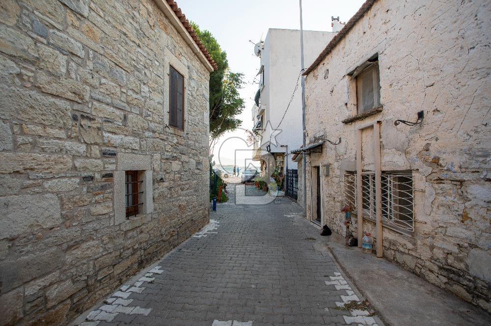 Eski Foça İsmetpaşa Mah. 2 Adet Satılık Taş Ev
