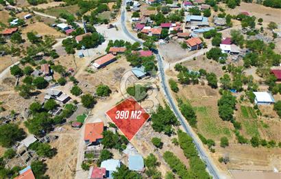 ÇANAKKALE MERKEZ SALİHLER KÖYÜNDE SATILIK KÖY İÇİ İMARLI ARSA