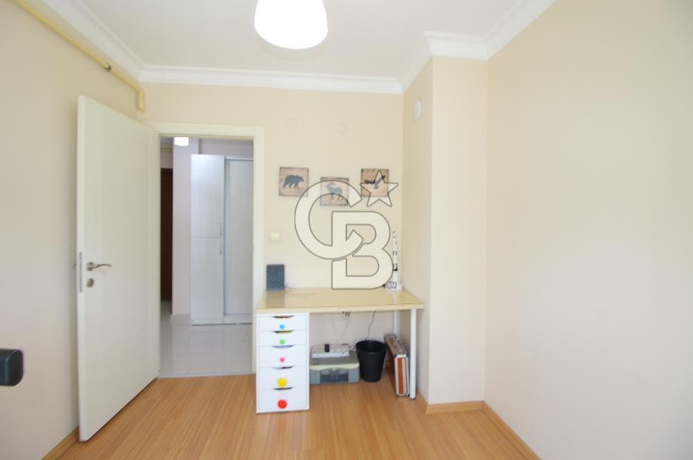Gazi Mahallesinde 140 m2 Mükemmel Konumda 3+1 Satılık Daire