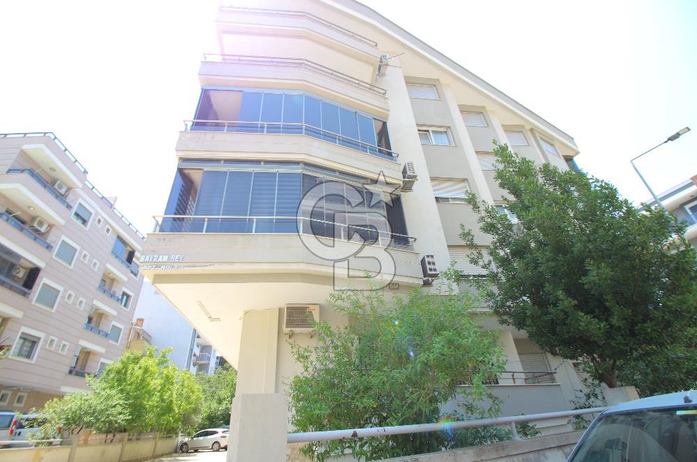 Gazi Mahallesinde 140 m2 Mükemmel Konumda 3+1 Satılık Daire