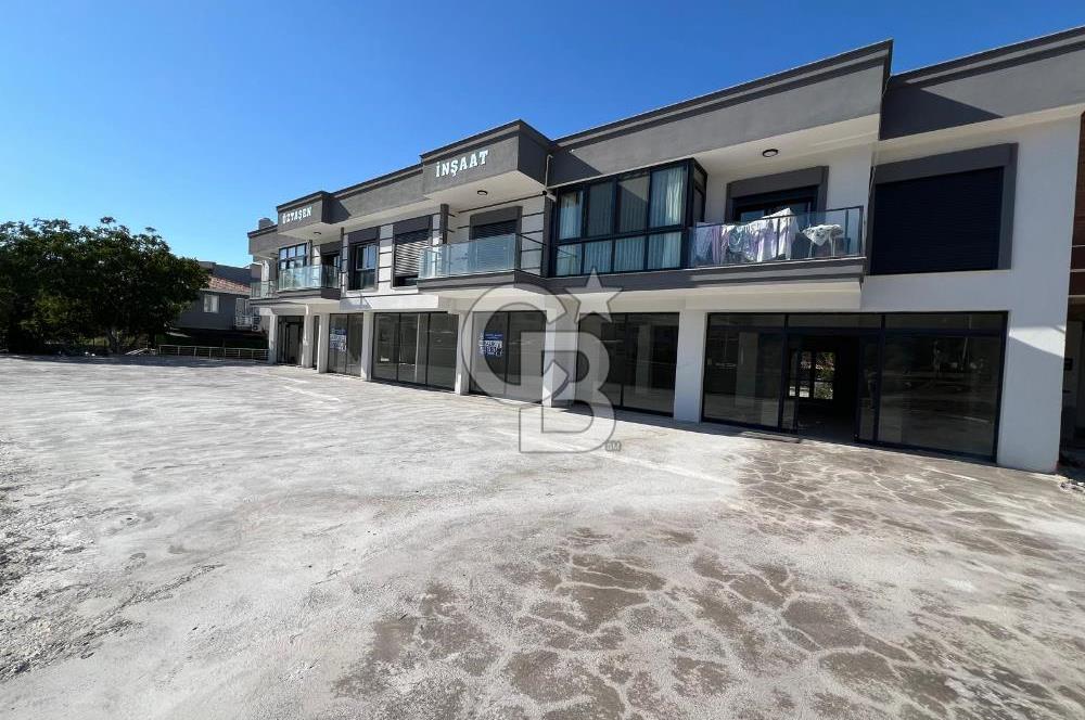 Yenifoça Gencelli'de Anayol Üzeri Satılık Dükkan