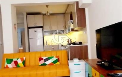 Foça Marsilya Meydanında Satılık Tadilatlı Eşyalı 1+1 Daire