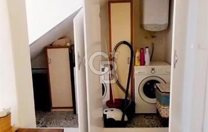 Foça Marsilya Meydanında Satılık Tadilatlı Eşyalı 1+1 Daire