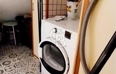 Foça Marsilya Meydanında Satılık Tadilatlı Eşyalı 1+1 Daire