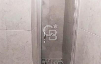 Foça Marsilya Meydanında Satılık Tadilatlı Eşyalı 1+1 Daire