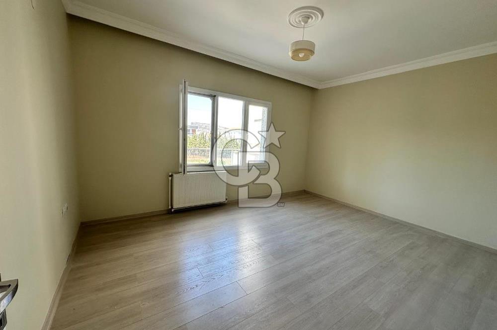Foça Hacıveli Mah. Ana Cadde Üzerinde Kiralık 3+1 Daire