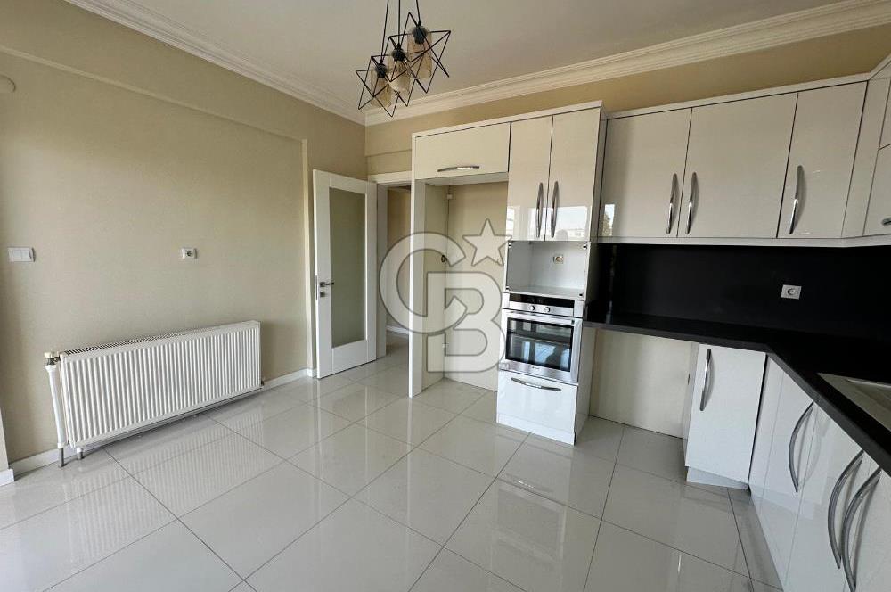Foça Hacıveli Mah. Ana Cadde Üzerinde Kiralık 3+1 Daire
