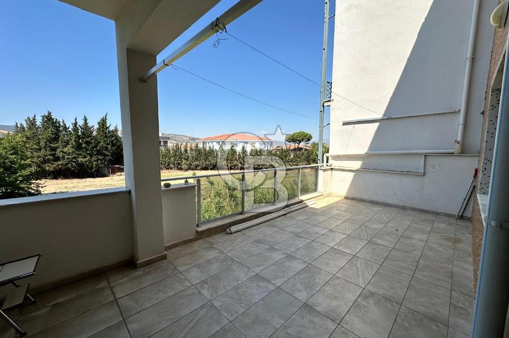 Foça Hacıveli Mah. Ana Cadde Üzerinde Kiralık 3+1 Daire