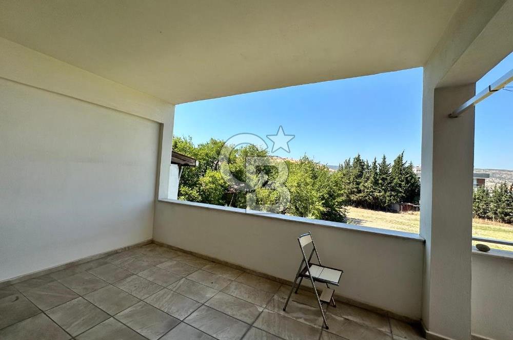 Foça Hacıveli Mah. Ana Cadde Üzerinde Kiralık 3+1 Daire