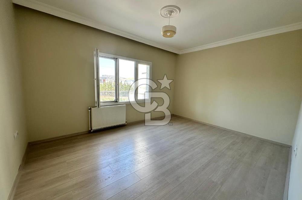 Foça Hacıveli Mah. Ana Cadde Üzerinde Kiralık 3+1 Daire