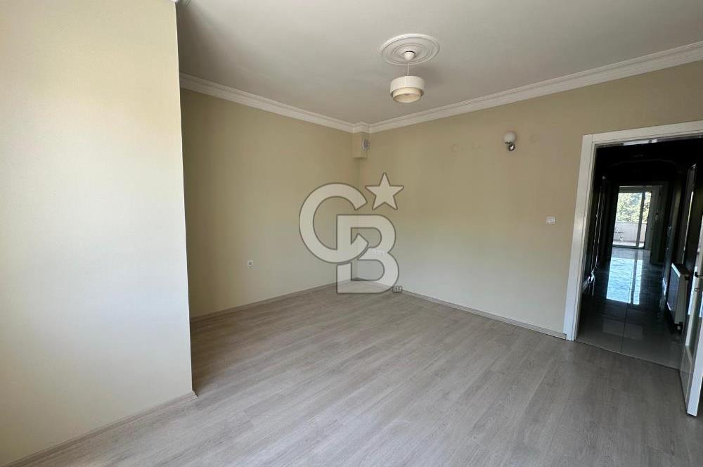Foça Hacıveli Mah. Ana Cadde Üzerinde Kiralık 3+1 Daire