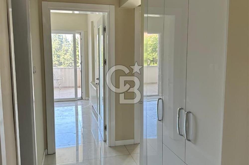 Foça Hacıveli Mah. Ana Cadde Üzerinde Kiralık 3+1 Daire