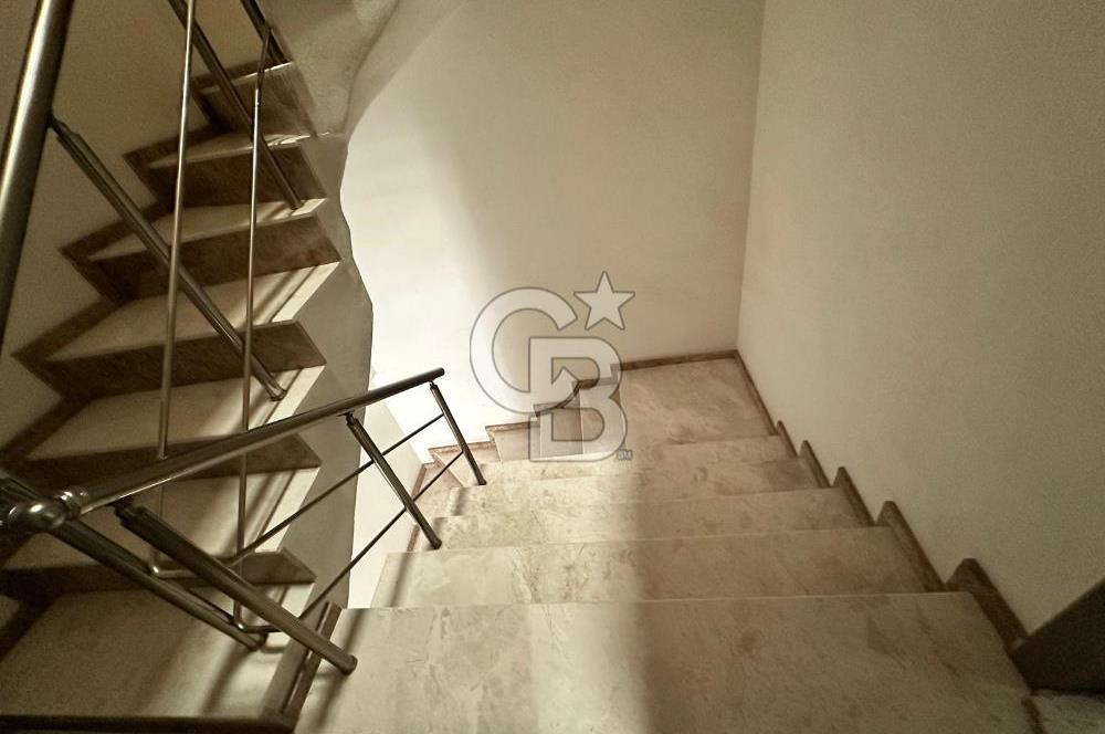 Foça Hacıveli Mah. Ana Cadde Üzerinde Kiralık 3+1 Daire