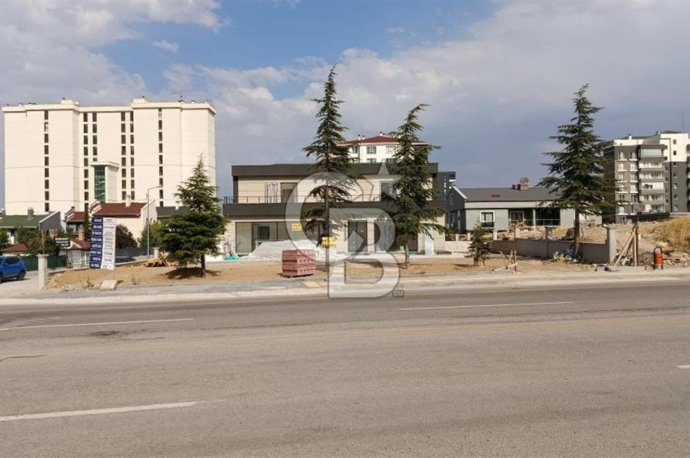 YENİ BAĞLICA'DA MERKEZİ KONUMDA CADDE ÜZERİ SATILIK VİLLA 