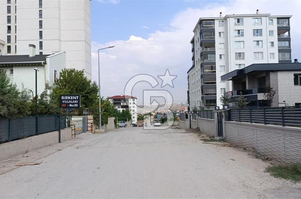 YENİ BAĞLICA'DA MERKEZİ KONUMDA CADDE ÜZERİ SATILIK VİLLA 