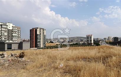 YENİ BAĞLICA'DA MERKEZİ KONUMDA CADDE ÜZERİ SATILIK VİLLA 