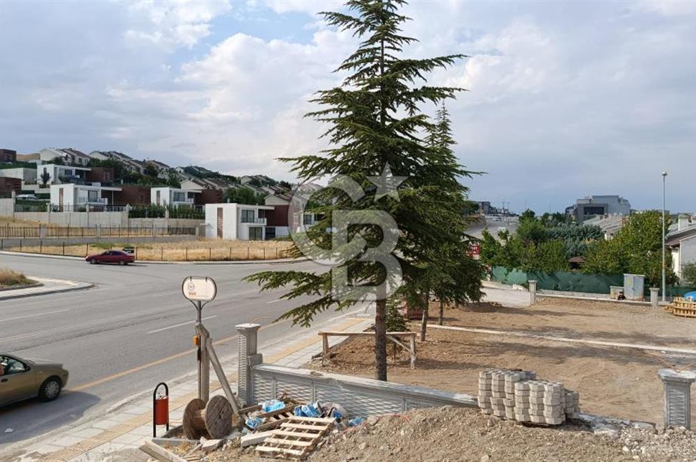 YENİ BAĞLICA'DA MERKEZİ KONUMDA CADDE ÜZERİ SATILIK VİLLA 