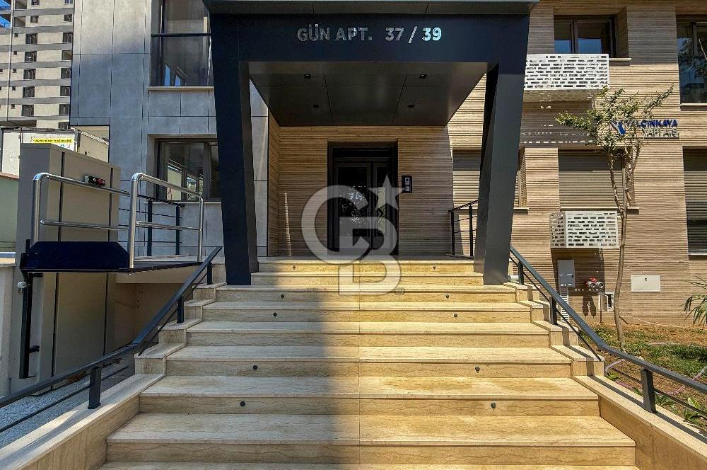 BAĞDAT CAD.’NE, MARMARAY VE METROYA YAKIN LÜKS 1+1 