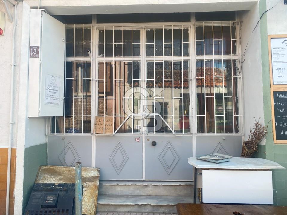 AYVALIK MERKEZDE 80 M² DÜKKAN