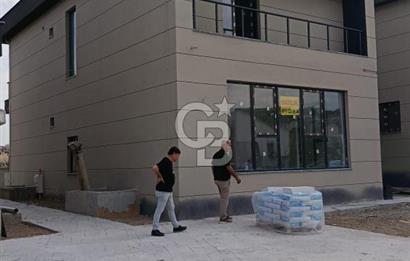 YENİ BAĞLICA'DA MERKEZİ KONUMDA CADDE ÜZERİ SATILIK VİLLA 