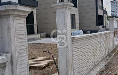 YENİ BAĞLICA'DA MERKEZİ KONUMDA CADDE ÜZERİ SATILIK VİLLA 