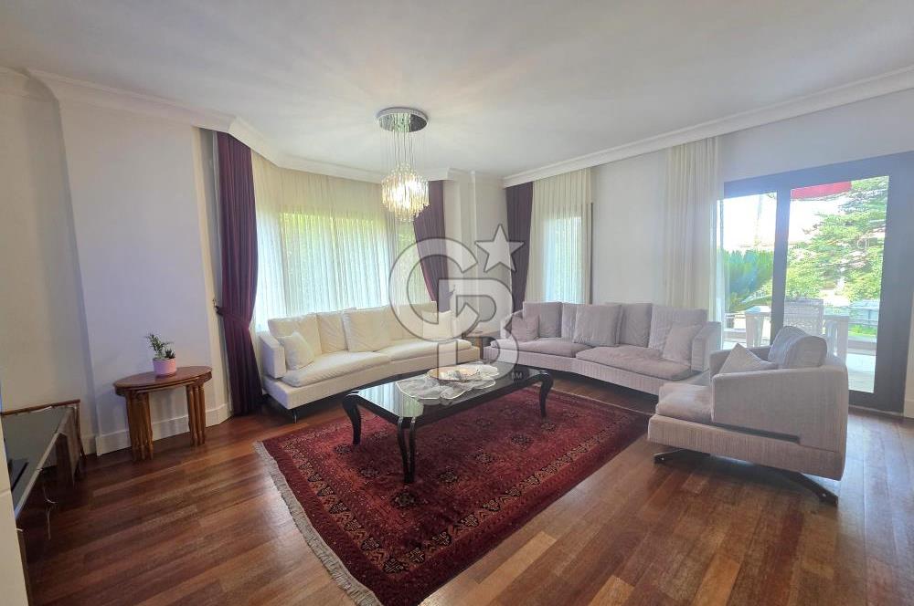 ÇAMLIGÖL SİTESİNDE GENİŞ BAHÇELİ SATILIK TRİPLEX VİLLA 