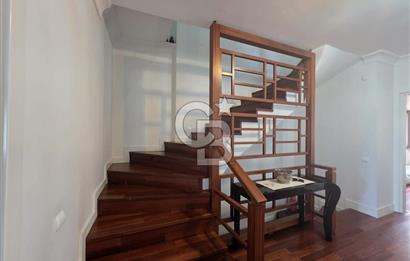 ÇAMLIGÖL SİTESİNDE GENİŞ BAHÇELİ SATILIK TRİPLEX VİLLA 