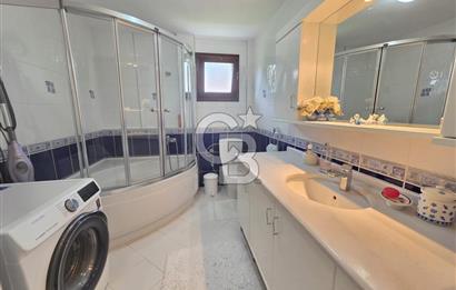 ÇAMLIGÖL SİTESİNDE GENİŞ BAHÇELİ SATILIK TRİPLEX VİLLA 