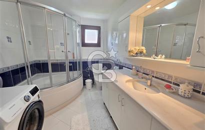 ÇAMLIGÖL SİTESİNDE GENİŞ BAHÇELİ SATILIK TRİPLEX VİLLA 