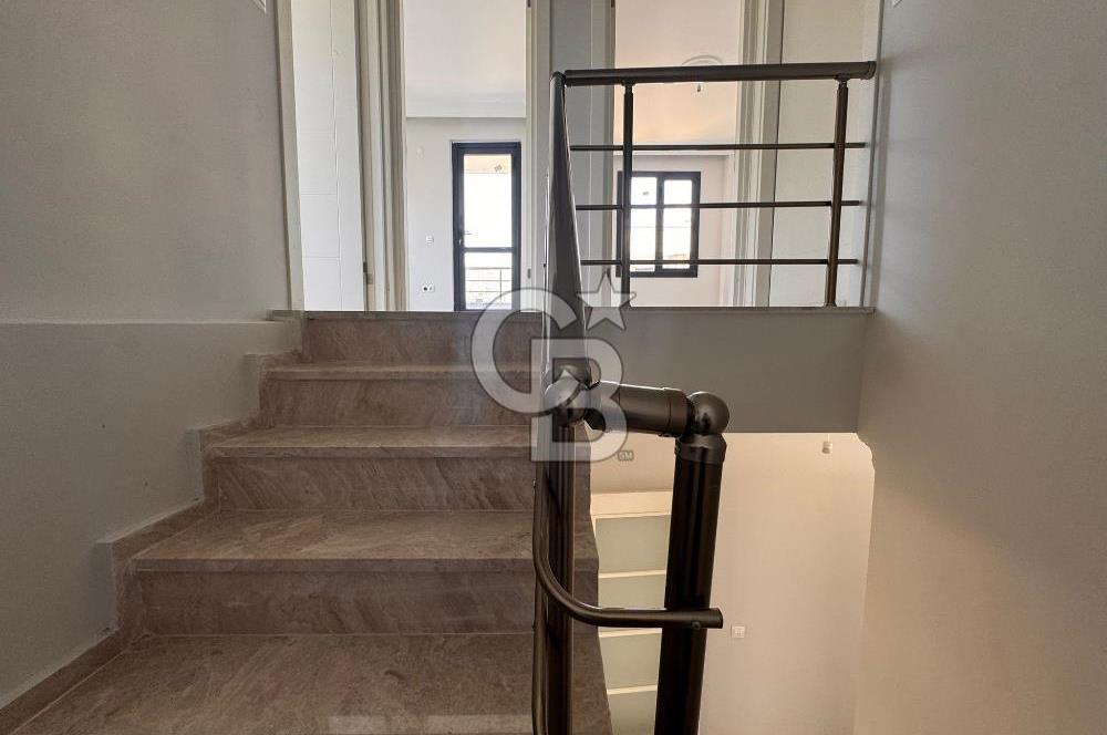 EDREMİT GÜREDE SİTE İÇİNDE DENİZE YÜRÜME MESAFESİNDE 3+1 VİLLA