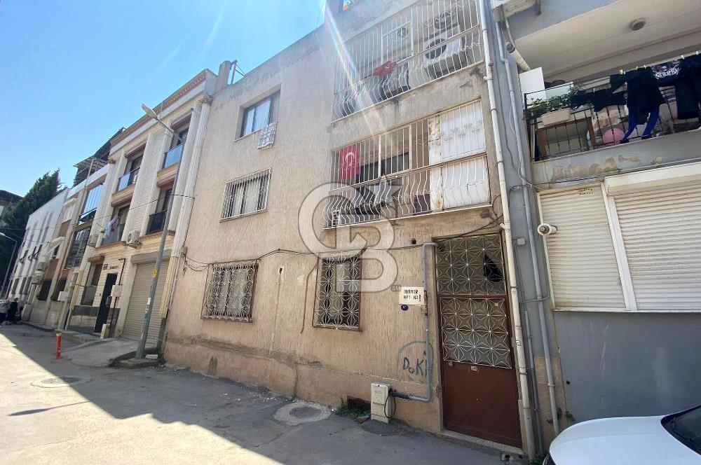Karşıyaka Örnekköy Mah.'de Satılık 3+1 Daire