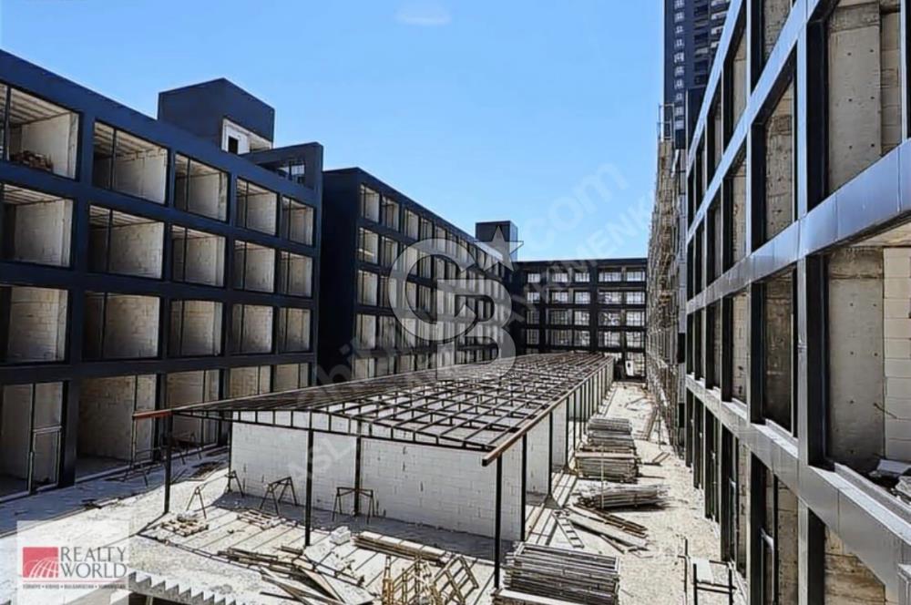 BAHÇEŞEHİR HAYATPARK AVM SATILIK DÜKKAN