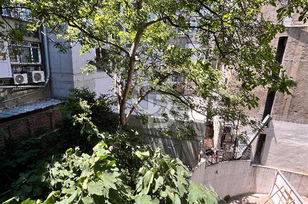 Aksaray Yusufpaşa Tamvay Karşısında Asansörlü Satılık 3+1 Daire