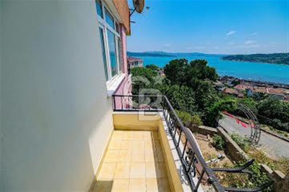 Sarıyer Büyükdere’de Boğaz manzaralı Satılık bina
