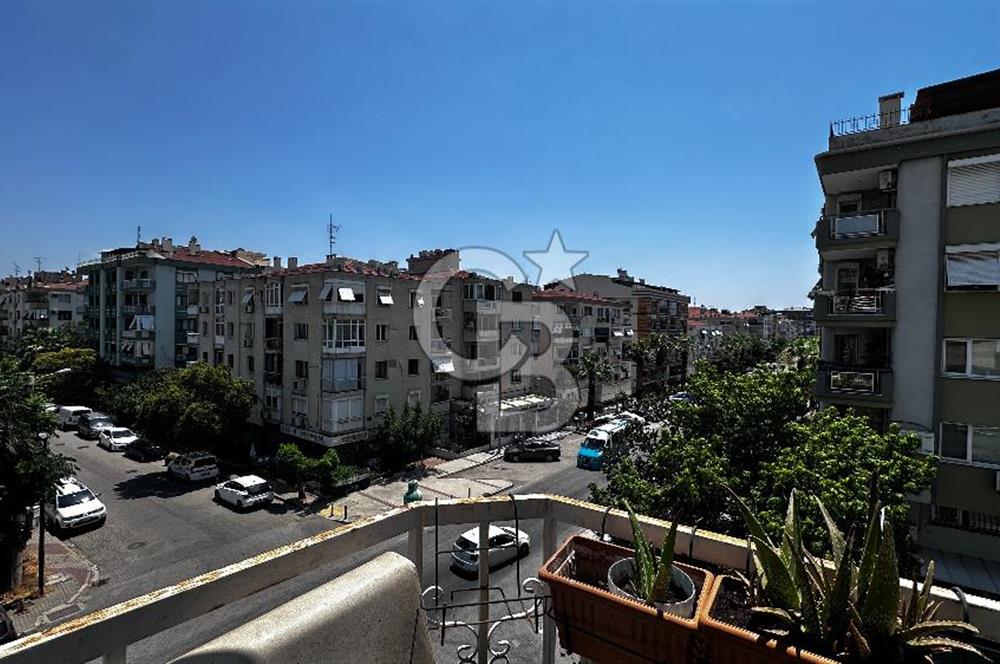 Karşıyaka Bahçelievler Ferah Önü Açık 2 WC ve Banyo 140 m2 Daire