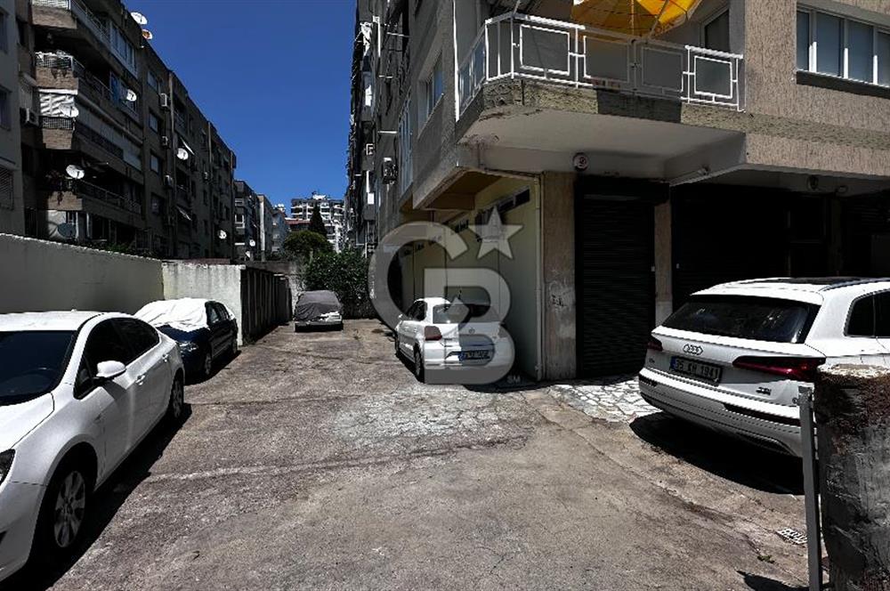 Karşıyaka Bahçelievler Ferah Önü Açık 2 WC ve Banyo 140 m2 Daire
