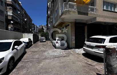 Karşıyaka Bahçelievler Ferah Önü Açık 2 WC ve Banyo 140 m2 Daire