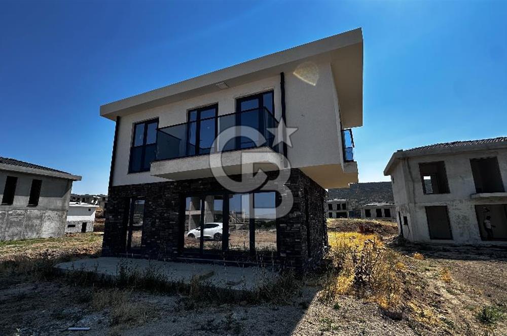 Foça Gerenköy Tam Müstakil 3+1 2 Banyo&WC  Site İçi Ortak Havuzlu