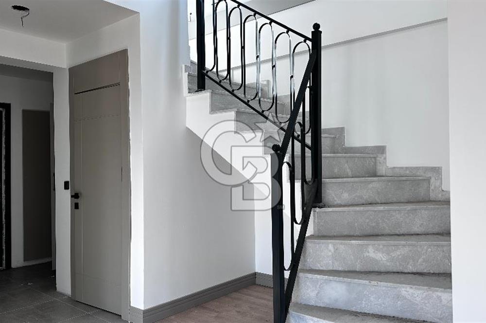 Foça Gerenköy Tam Müstakil 3+1 2 Banyo&WC  Site İçi Ortak Havuzlu