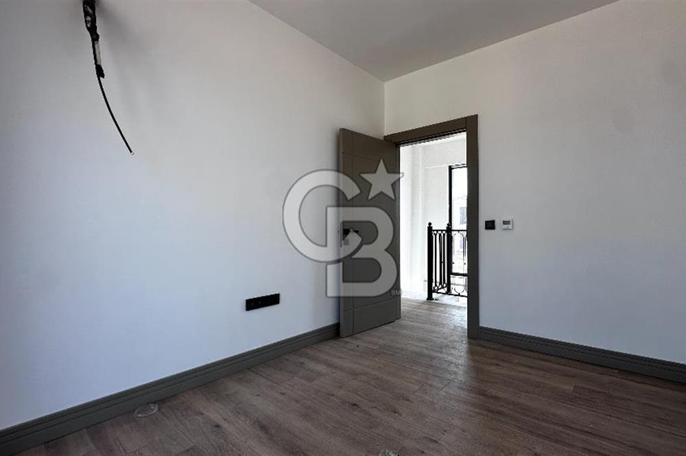 Foça Gerenköy Tam Müstakil 3+1 2 Banyo&WC  Site İçi Ortak Havuzlu
