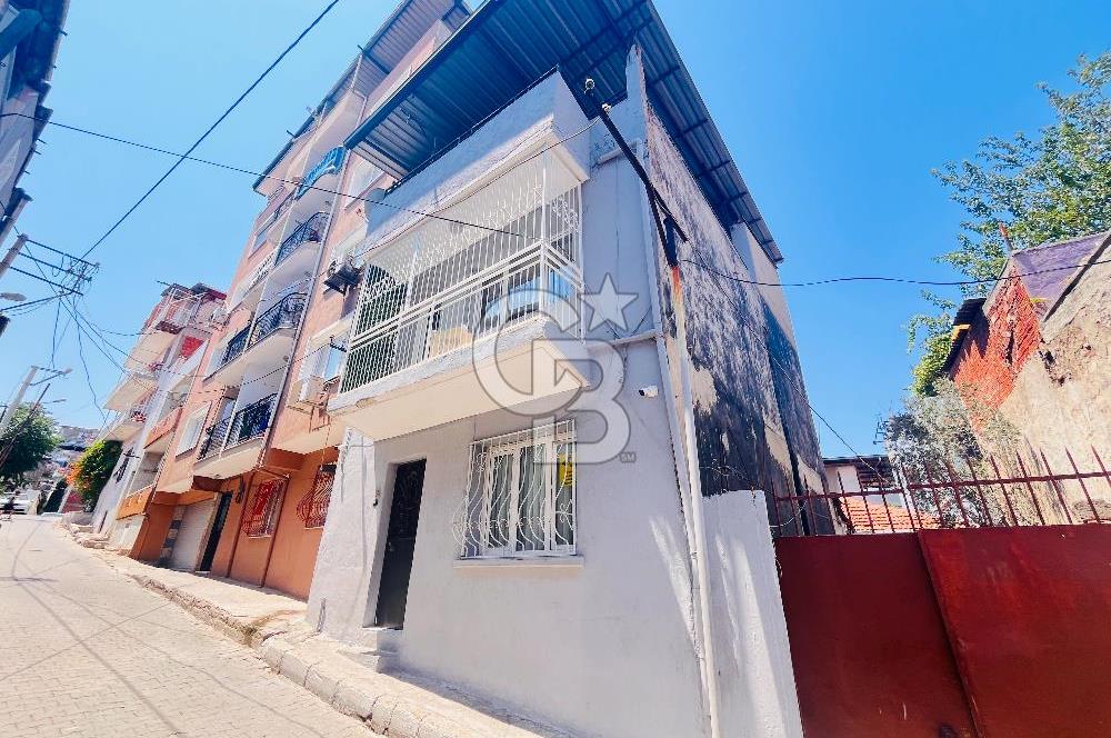 Konak Gültepe'de 2 Katlı 2 Daireli Teraslı Komple Satılık Bina 