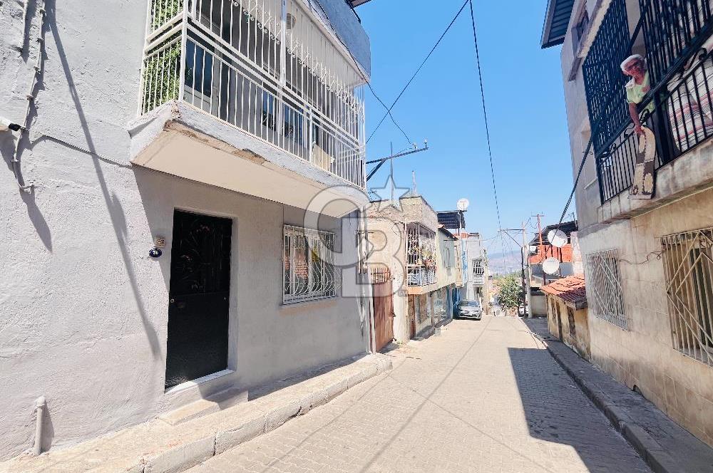 Konak Gültepe'de 2 Katlı 2 Daireli Teraslı Komple Satılık Bina 