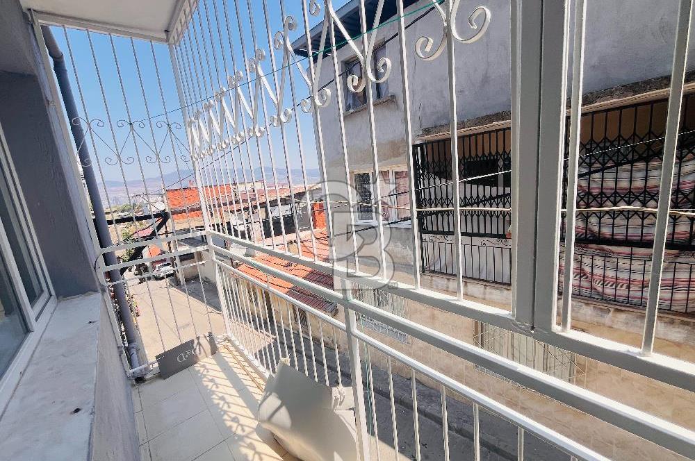 Konak Gültepe'de 2 Katlı 2 Daireli Teraslı Komple Satılık Bina 