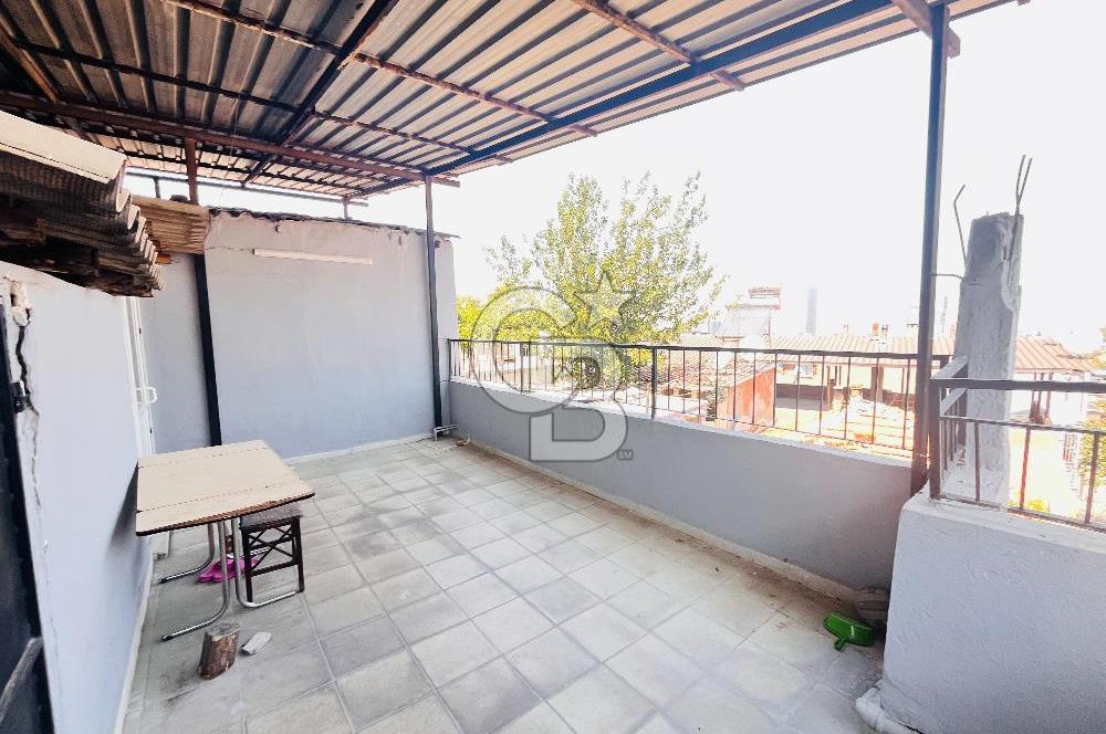 Konak Gültepe'de 2 Katlı 2 Daireli Teraslı Komple Satılık Bina 