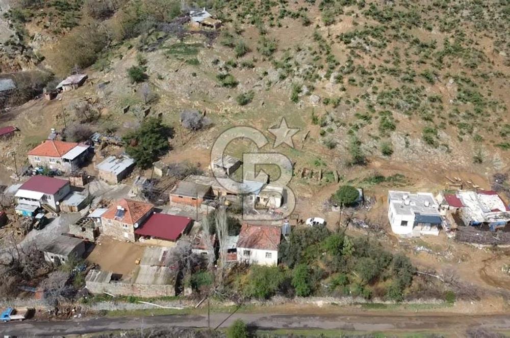 ÇANAKKALE AYVACIK KESTANELİK KÖYÜ SATILIK KERPİÇ EV VE ARSASI