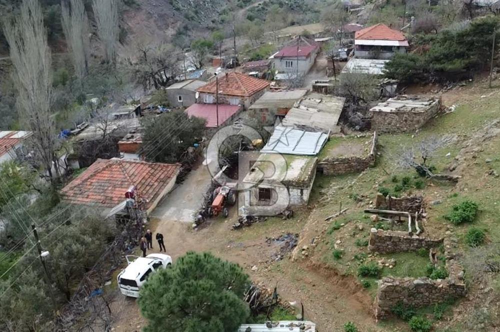 ÇANAKKALE AYVACIK KESTANELİK KÖYÜ SATILIK KERPİÇ EV VE ARSASI