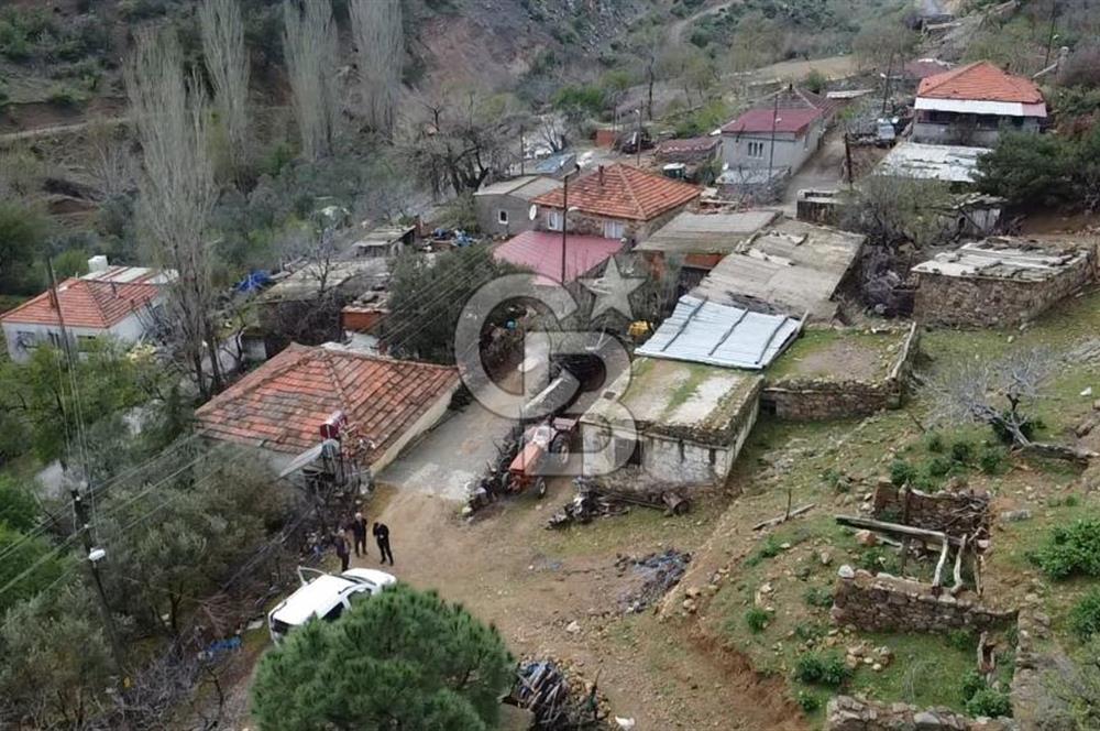 ÇANAKKALE AYVACIK KESTANELİK KÖYÜ SATILIK KERPİÇ EV VE ARSASI